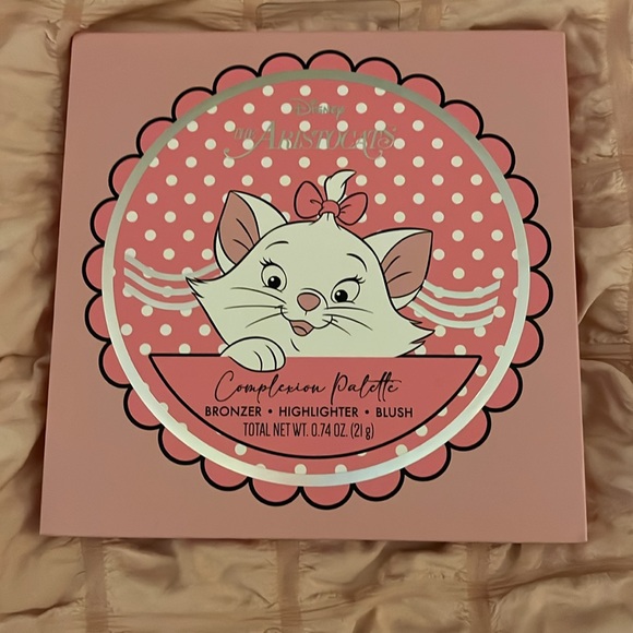 Disney Aristocrats Make Up Essentials Collection - Picture 5 of 6